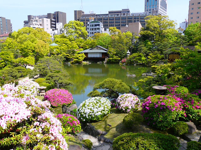 神戸市　相楽園の日本庭園とつつじ