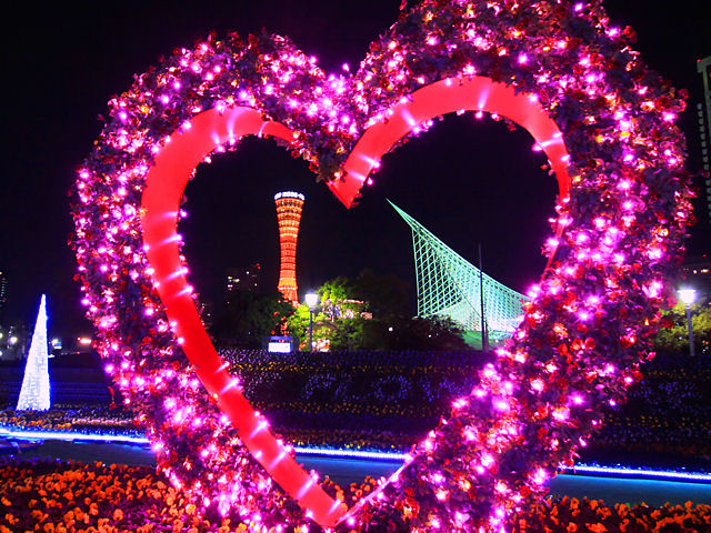 神戸市　恋人の聖地・神戸メリケンパークとポートタワーの夜景